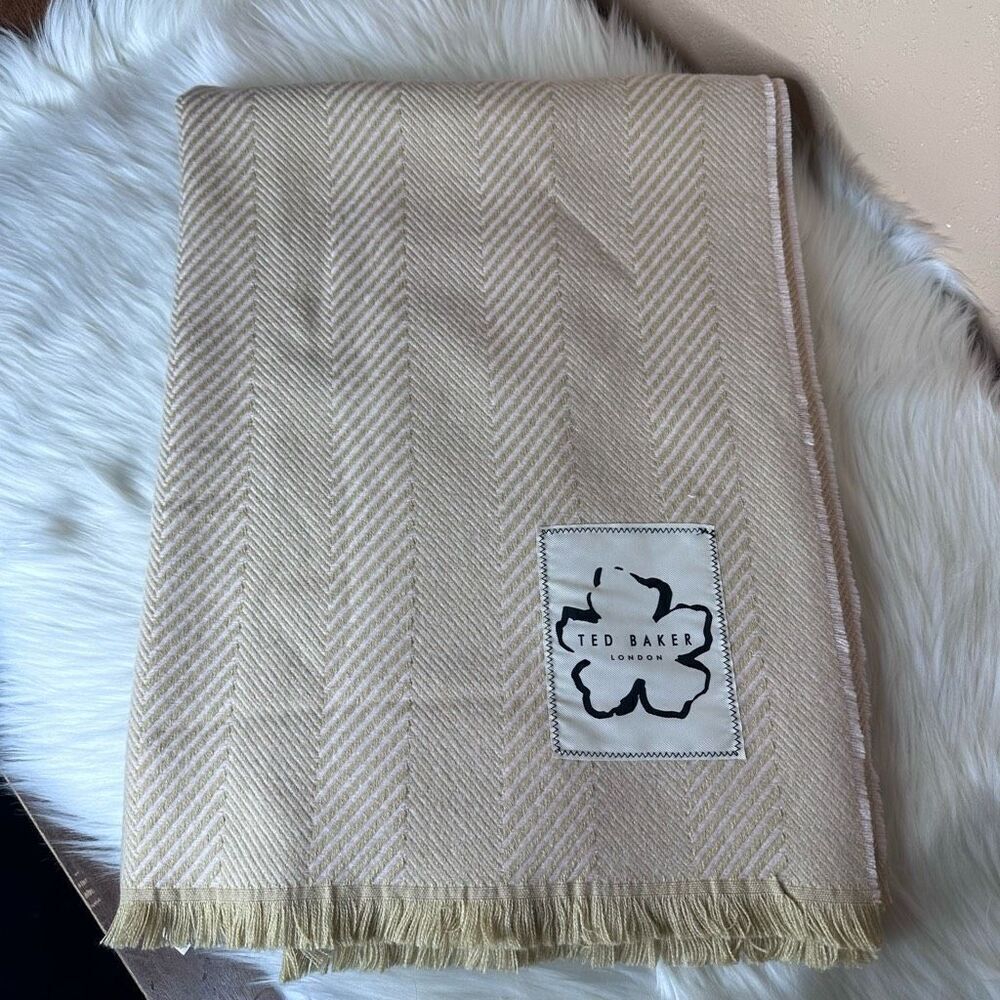 Ted Baker Women's Oversized Hety Herringbone Scarf Pink & Tan